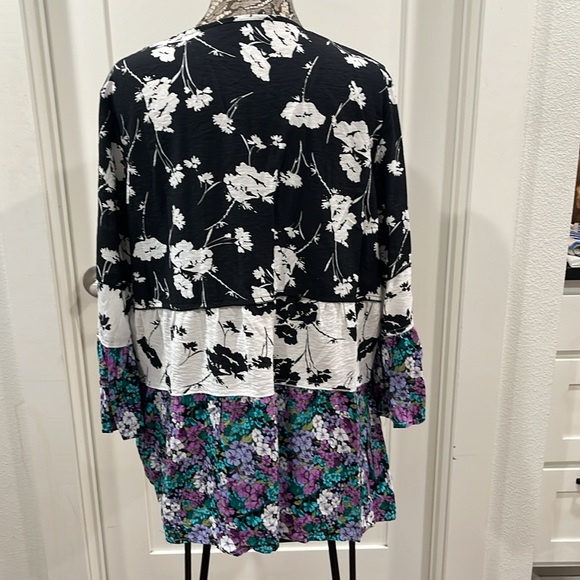 Beautiful Calessa tiered top - Picture 6 of 9